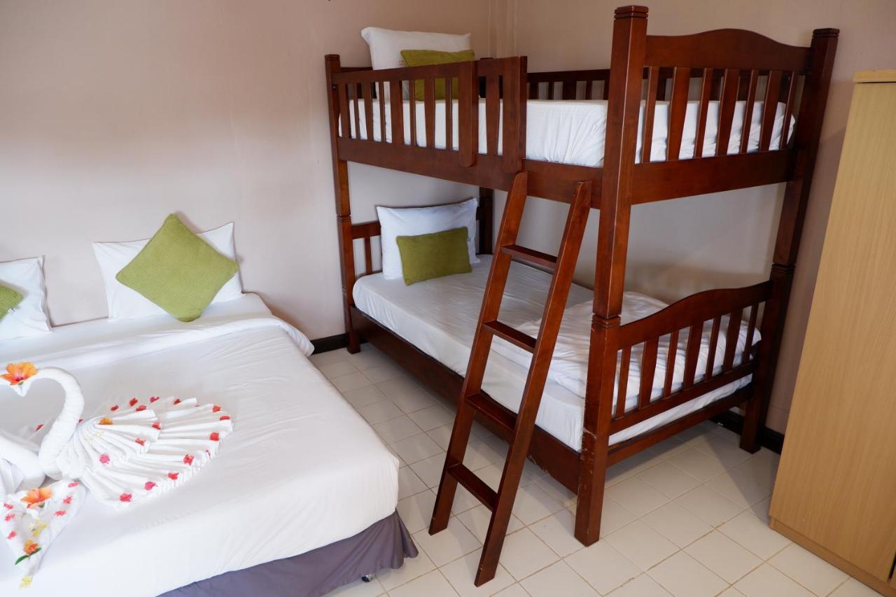 Kata Beachwalk Hotel And Bungalows Exterior foto