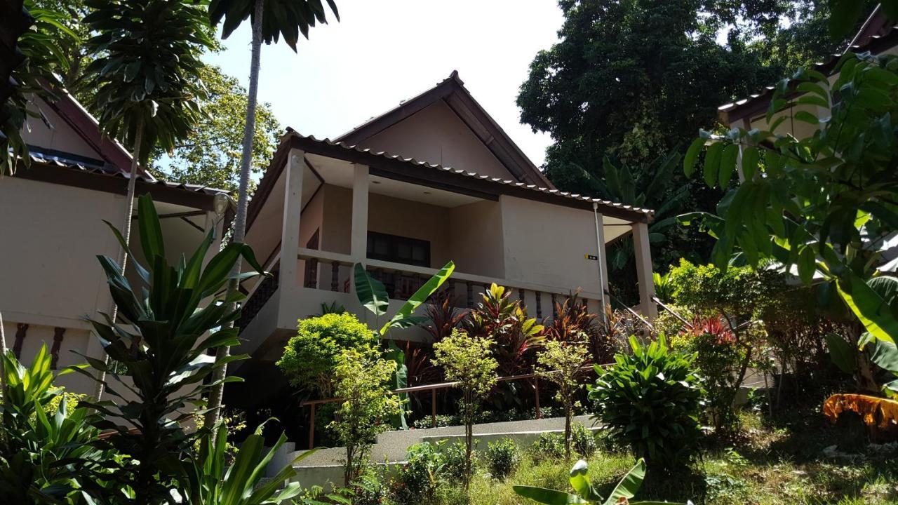 Kata Beachwalk Hotel And Bungalows Exterior foto