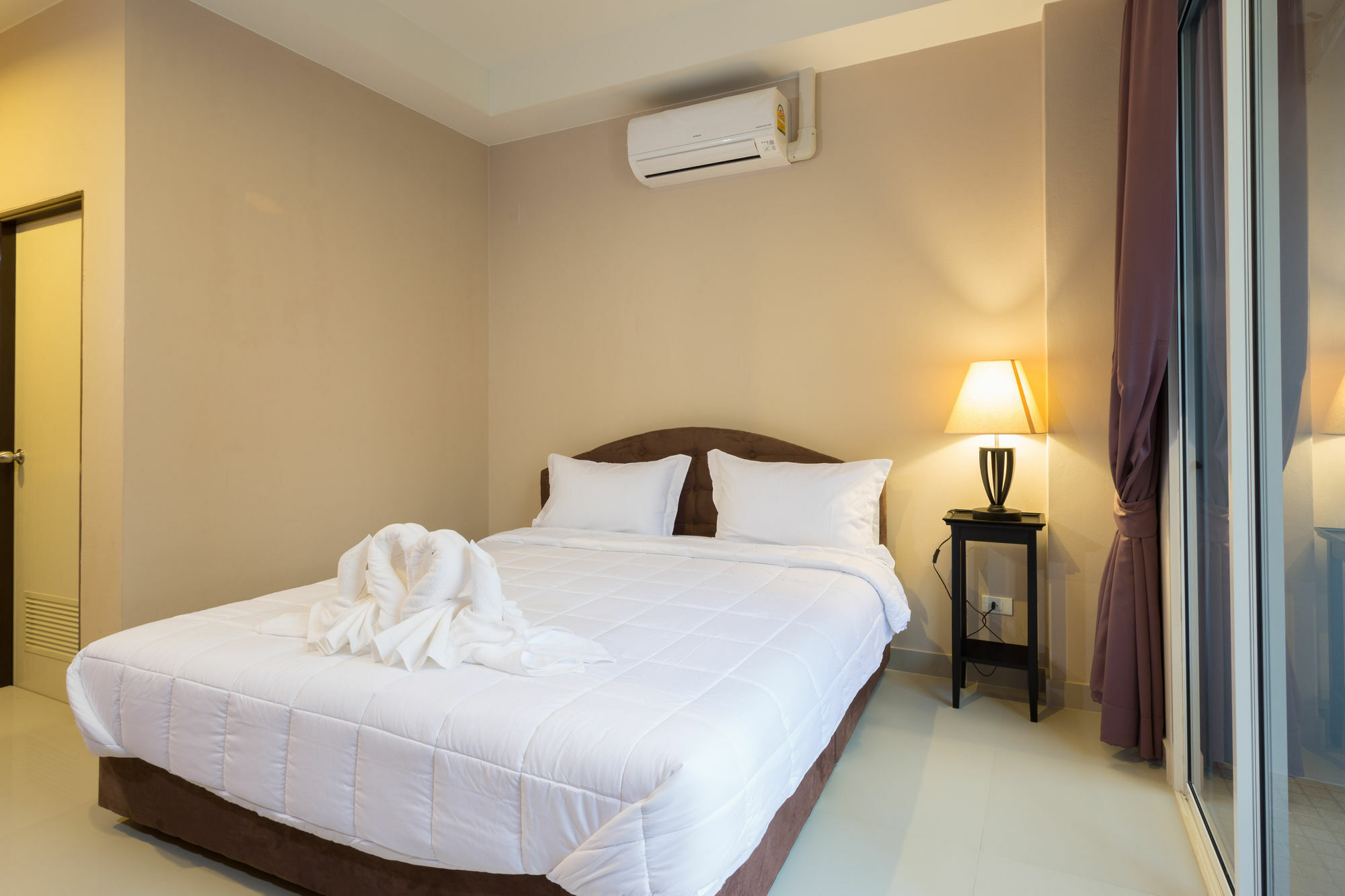 Kata Beachwalk Hotel And Bungalows Exterior foto